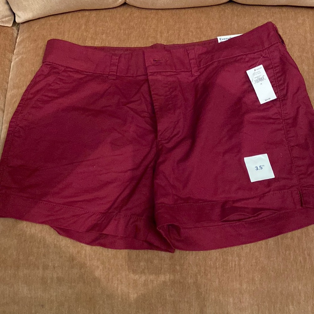 Old Navy everyday shorts NWT